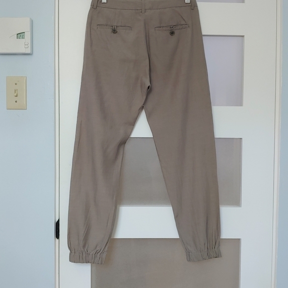 VINCE Kaki regular waist cupro jogger cropped pants - Picture 2 of 12